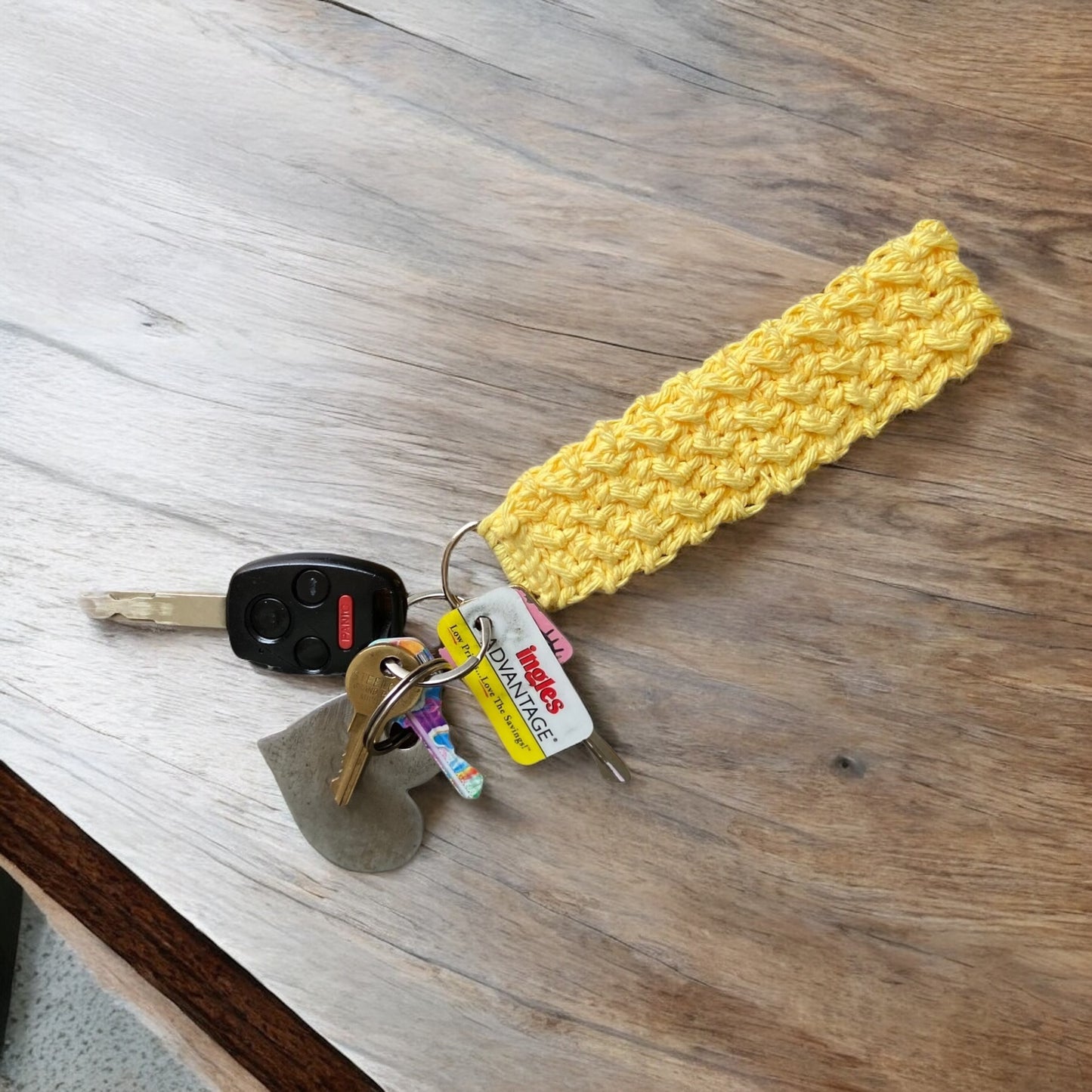 Handmade Crochet Keychain – Boho Aesthetic Keychain for Bags & Keys – Soft Cotton Keyring in Beige, White, Yellow, Turquoise & Brown